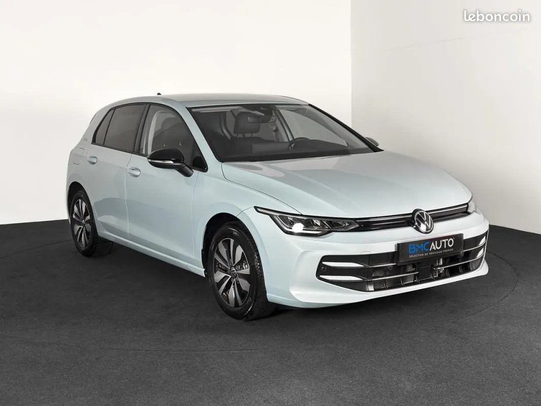 Volkswagen Golf 2024 photo 2