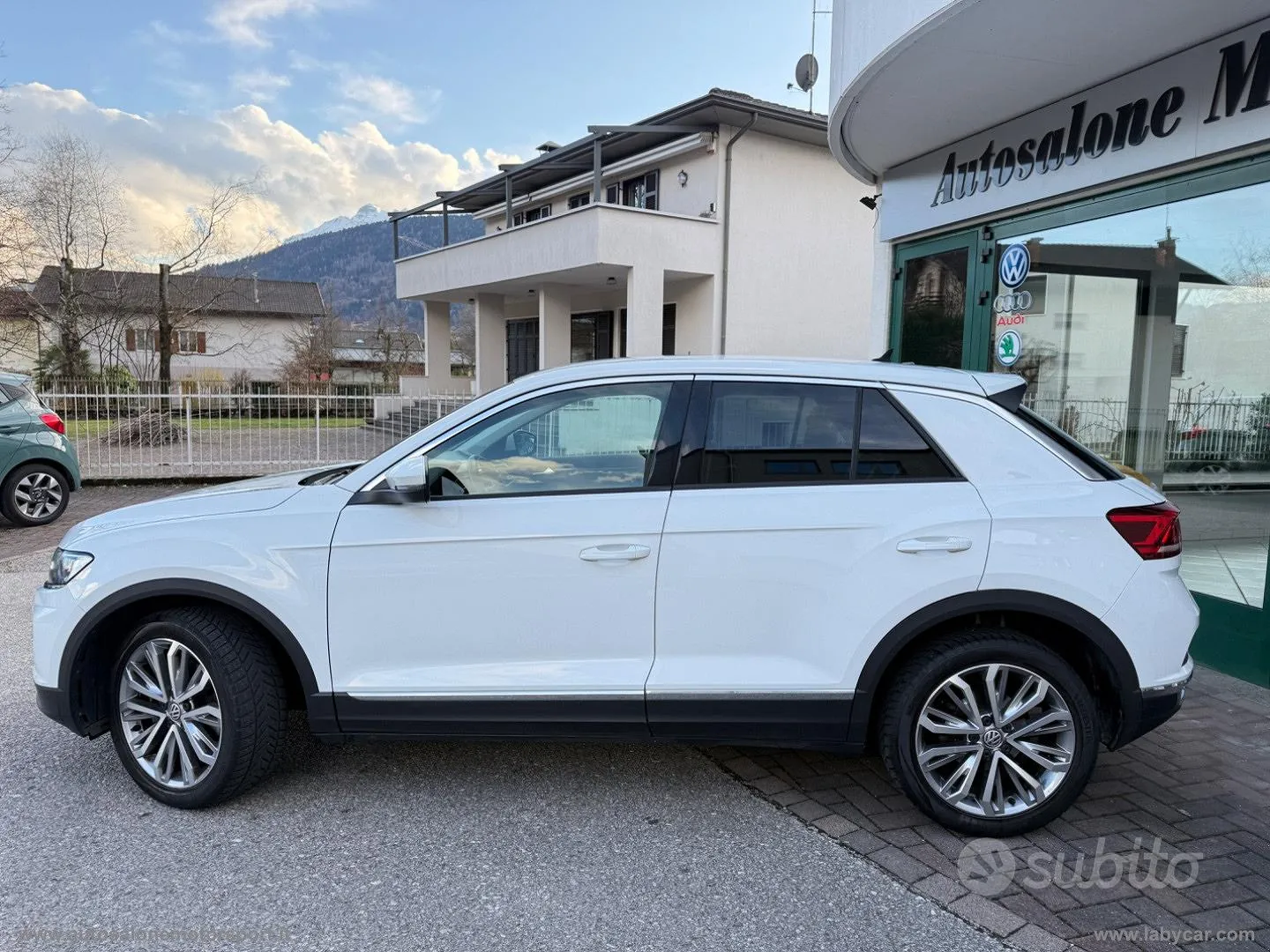 Volkswagen T-Roc 2018 photo 2