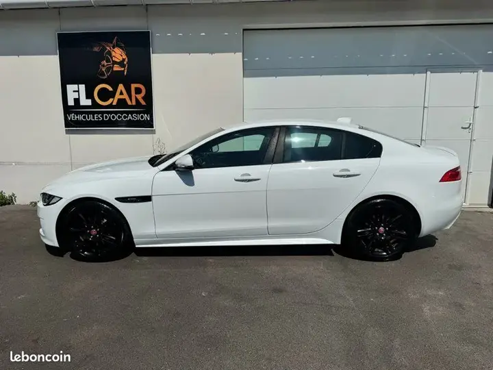 Jaguar Xe 2017 photo 2