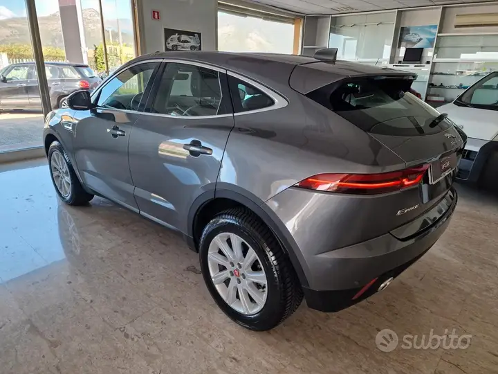 Jaguar E-Pace 2019 photo 2