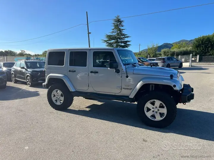 Jeep Wrangler Unlimited 2011 photo 2