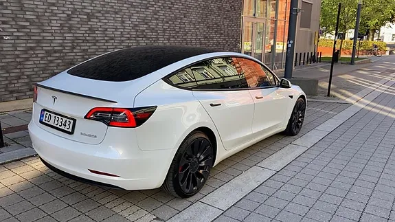 Tesla Model 3 2022 photo 3