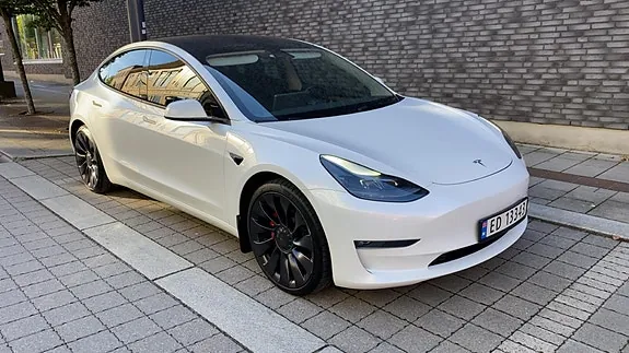Tesla Model 3 2022 photo 2