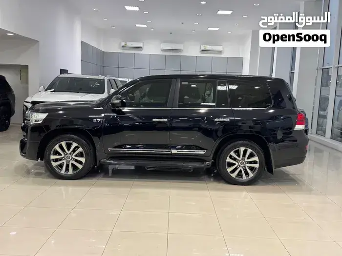Toyota Land Cruiser 2016 photo 2
