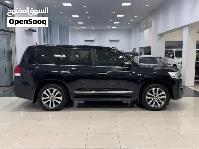 Toyota Land Cruiser 2016 photo 3