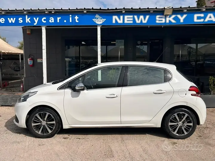 Peugeot 208 2016 photo 5