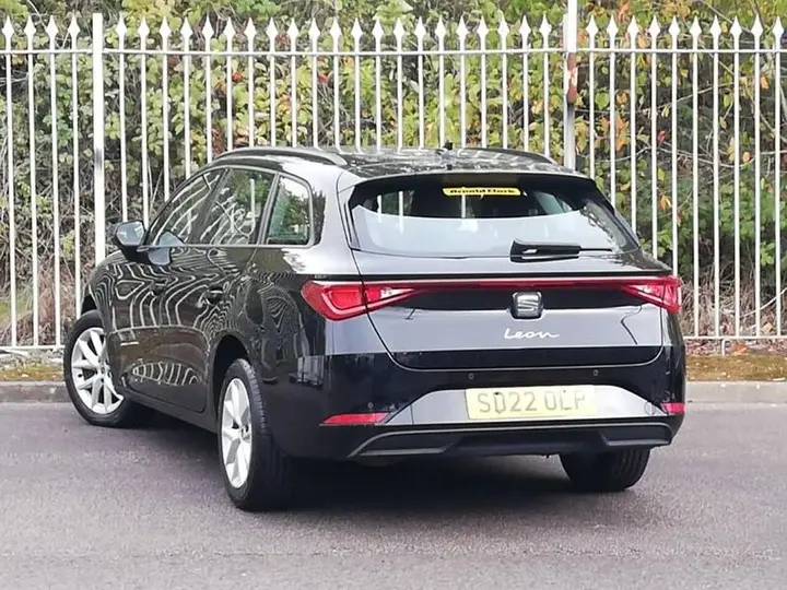 Seat Leon 2022 photo 2