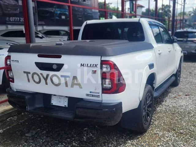 Toyota Hilux 2023 photo 4