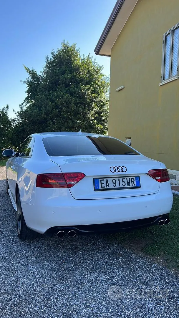 Audi A5 2010 photo 2