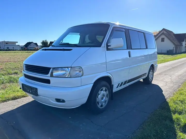Volkswagen T4 1997 photo 2