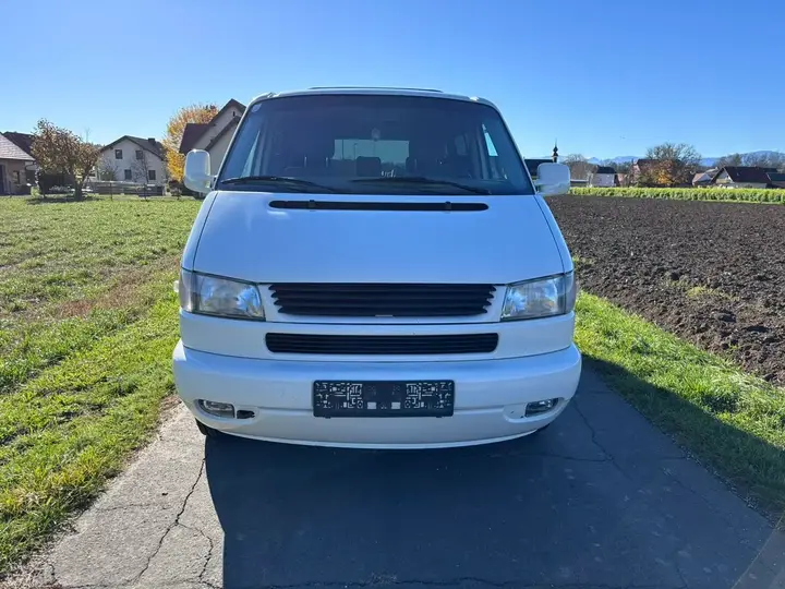 Volkswagen T4 1997 photo 3
