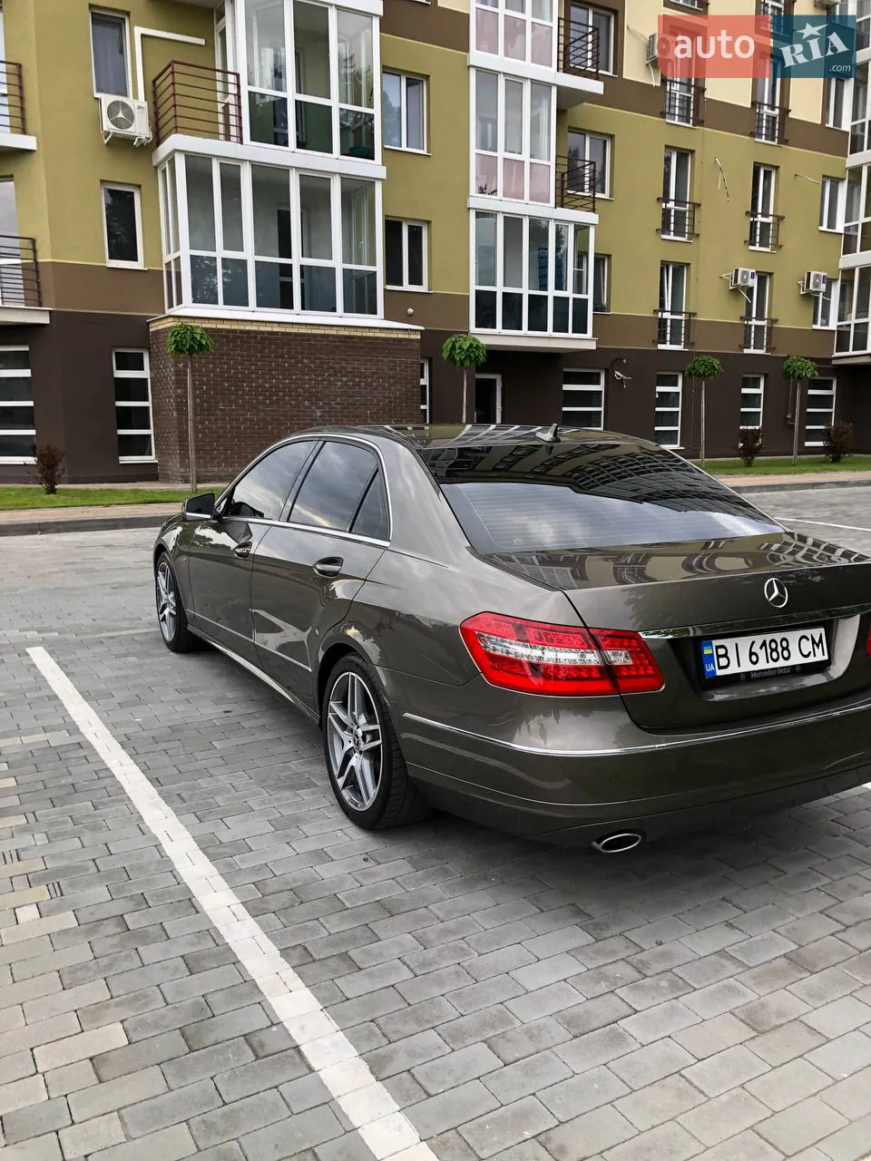 Mercedes-Benz E-Class 2011 photo 5