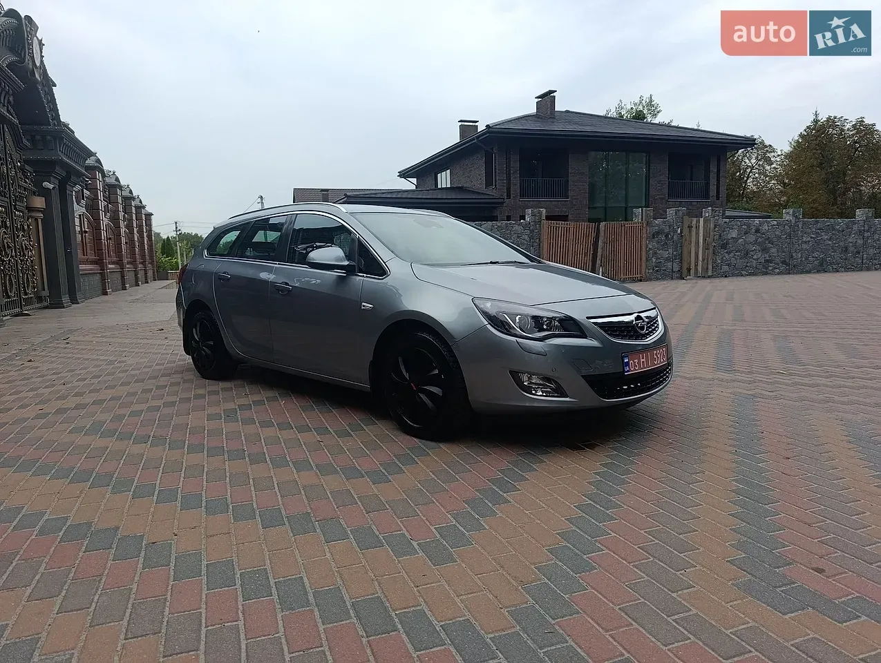 Opel Astra 2011 photo 5