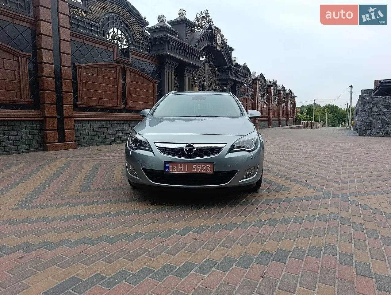 Opel Astra 2011 photo 3