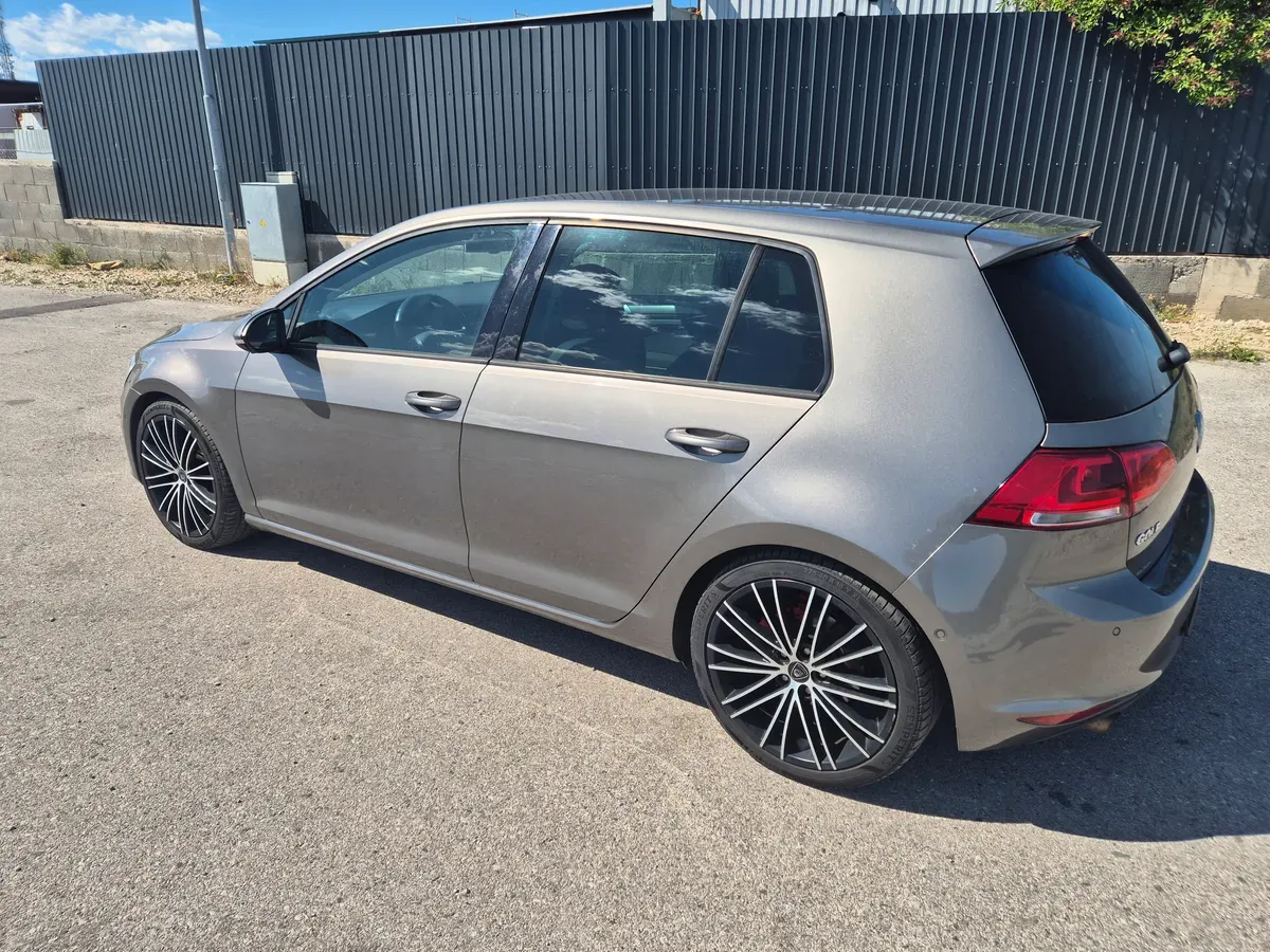 Volkswagen Golf 2013 photo 3