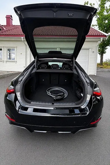 BMW I4 2022 photo 5
