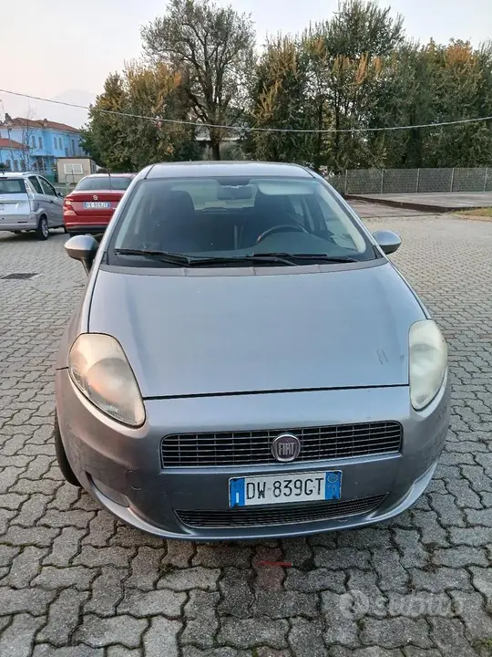 Fiat Grande Punto 2009 photo 3