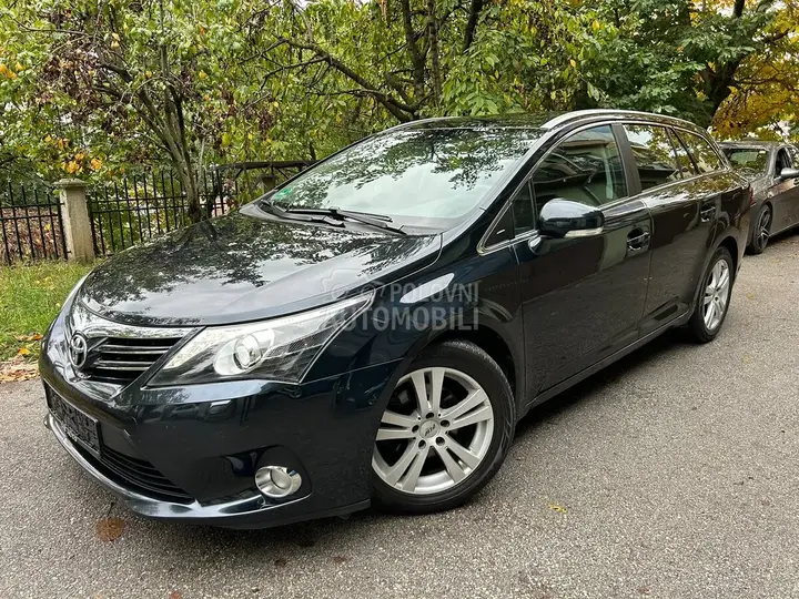 Toyota Avensis 2012 photo 2