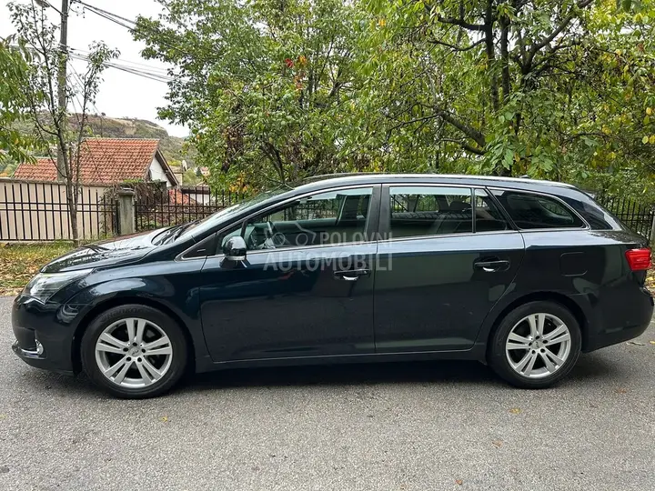 Toyota Avensis 2012 photo 4
