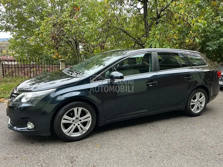 Toyota Avensis 2012 photo 3