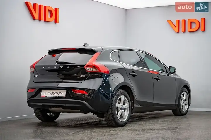 Volvo V40 2015 photo 2