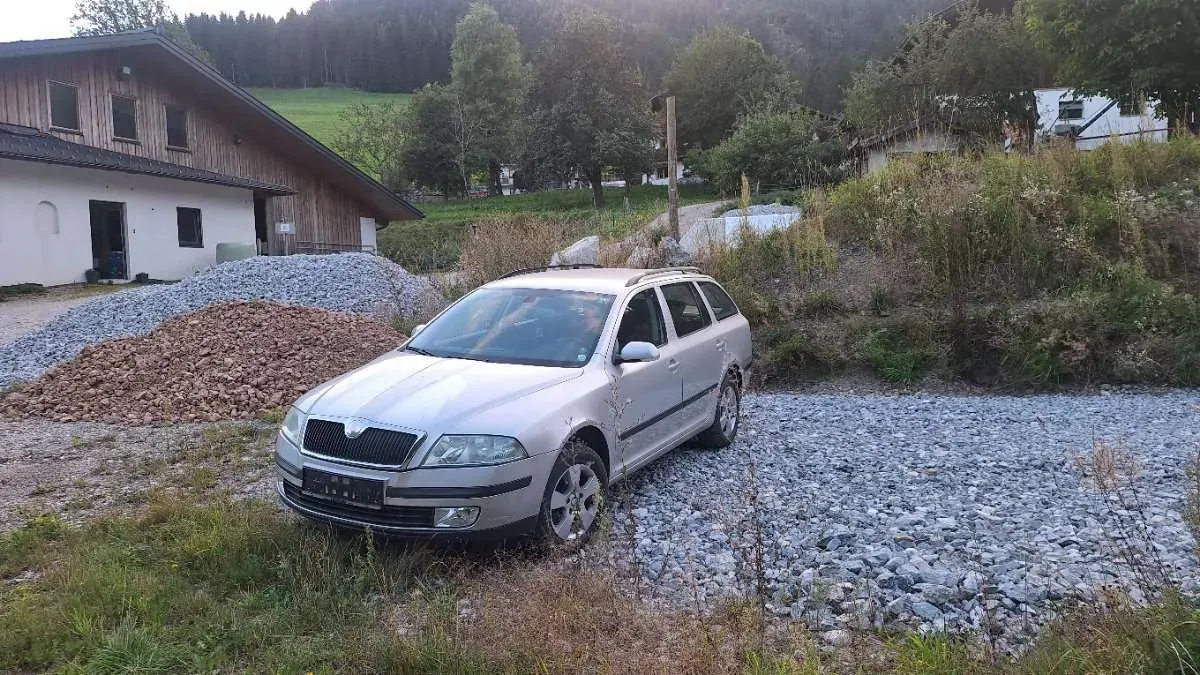 Skoda Octavia 2006 photo 2