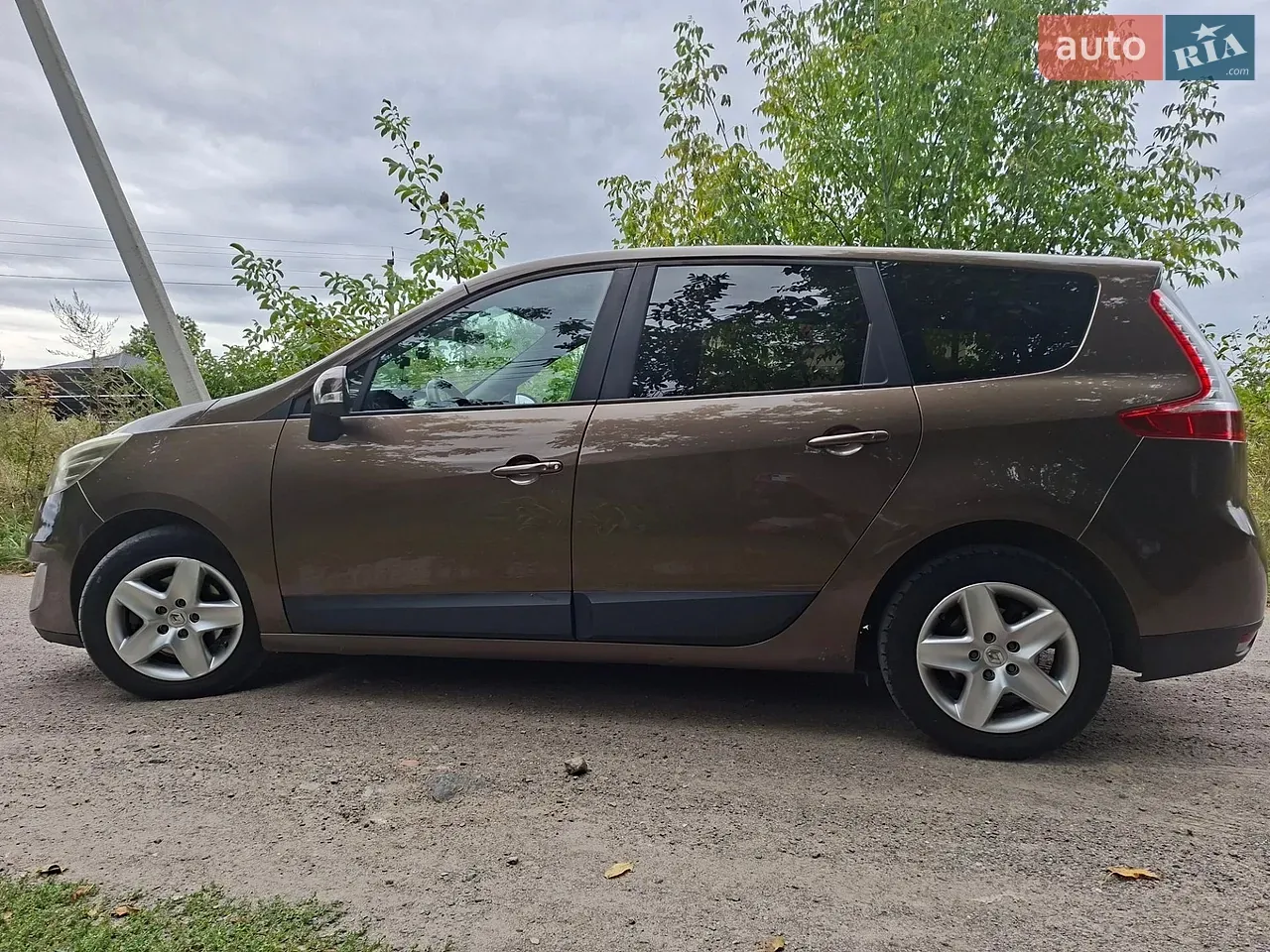Renault Scenic 2012 photo 4