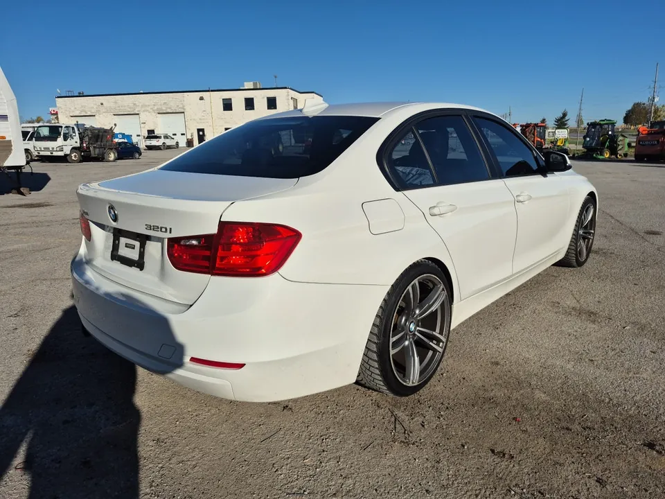 BMW 3 Series 2012 photo 5