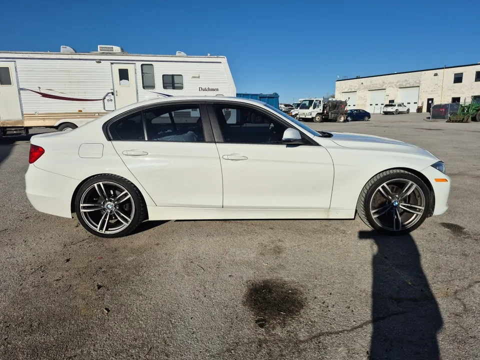 BMW 3 Series 2012 photo 4