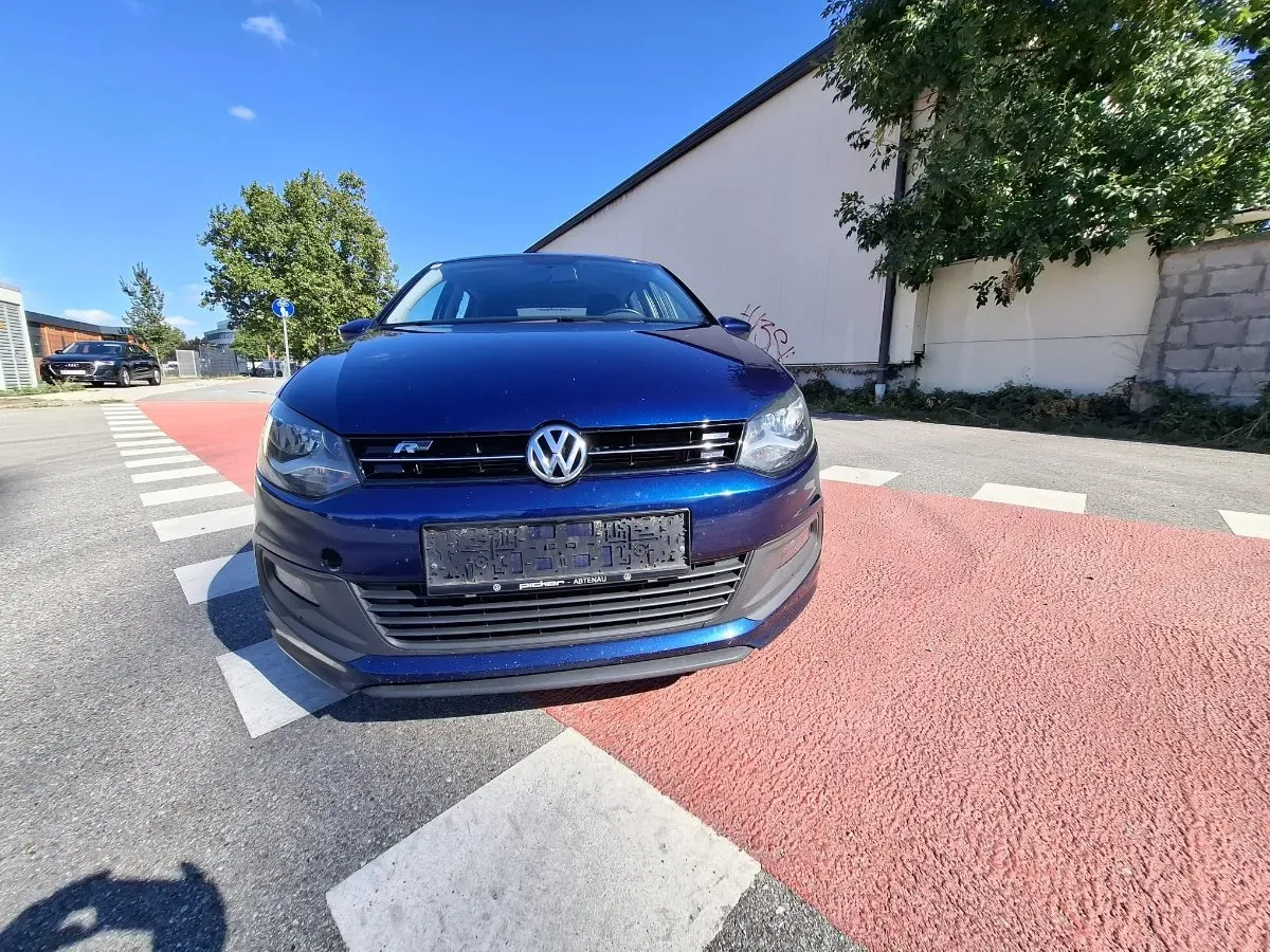 Volkswagen Polo 2012 photo 3