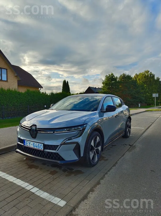 Renault Megane 2023 photo 2
