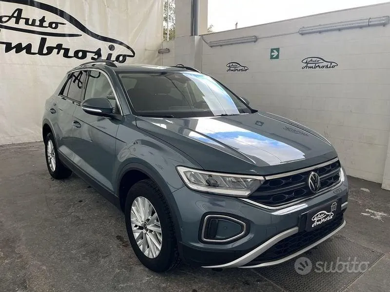 Volkswagen T-Roc 2022 photo 2