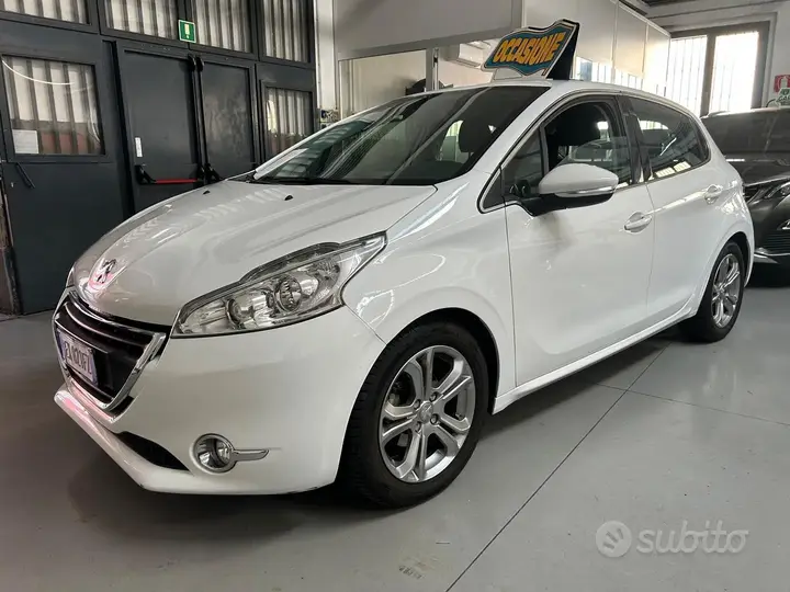 Peugeot 208 2014 photo 2