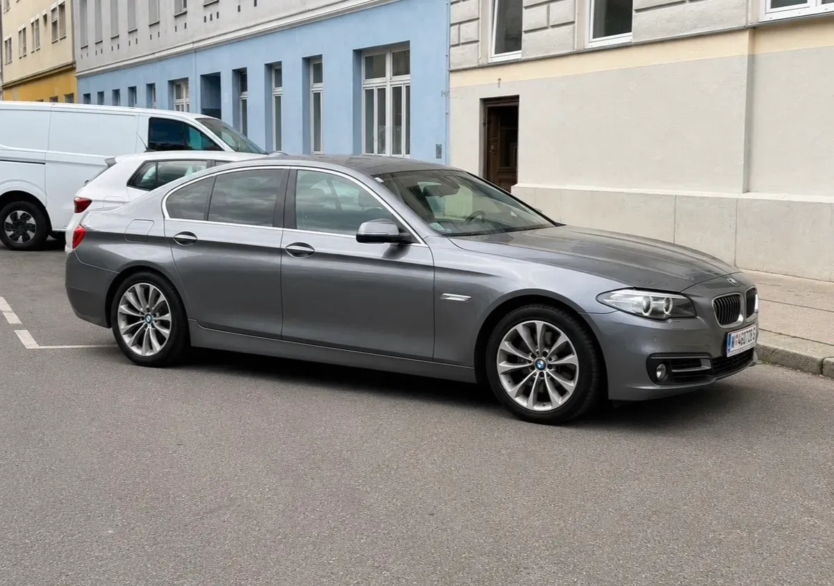 BMW 5 Series 2016 photo 2