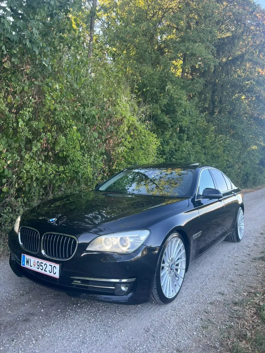 BMW 7 Series 2014 photo 2