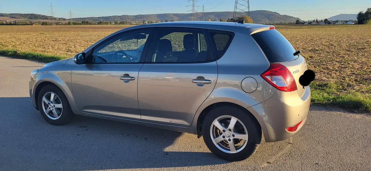 Kia Ceed 2012 photo 2