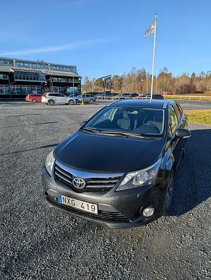 Toyota Avensis 2013 photo 4