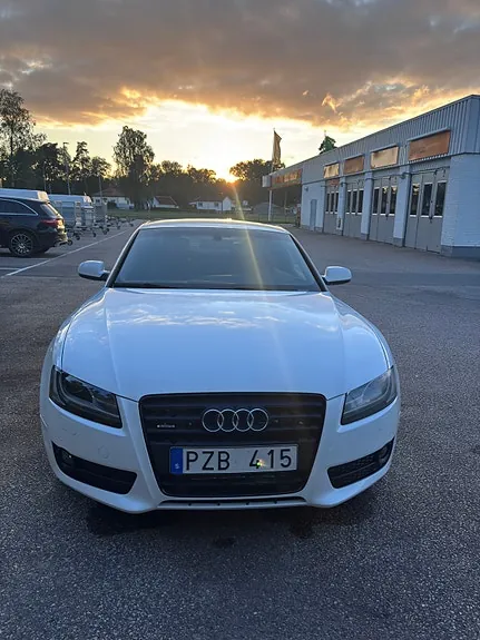 Audi A5 2010 photo 2