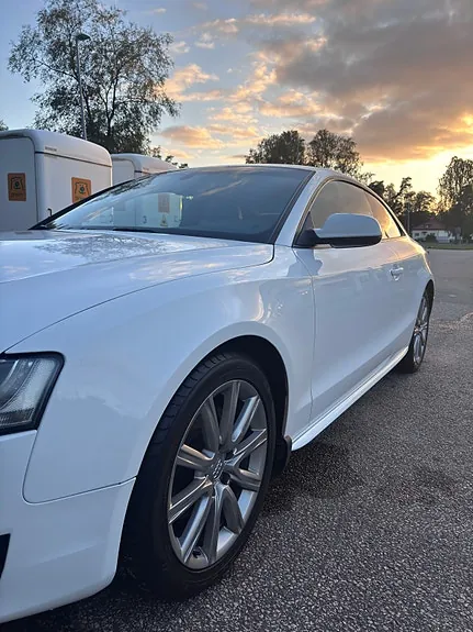 Audi A5 2010 photo 4