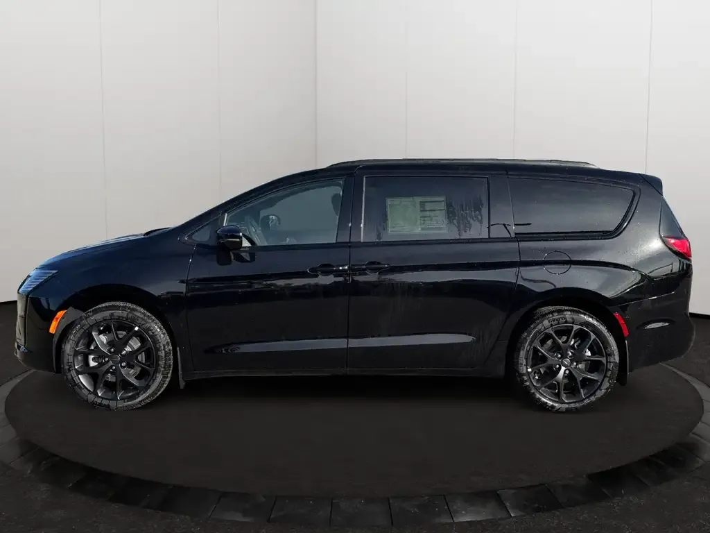 Chrysler Pacifica 2027 photo 2