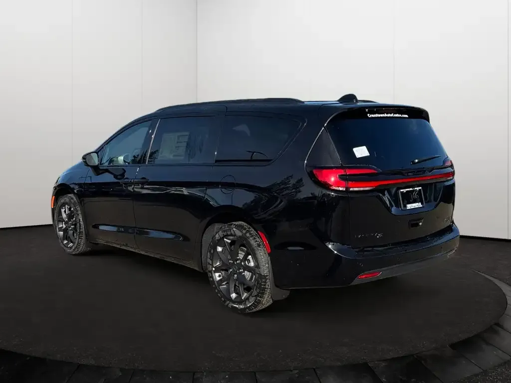Chrysler Pacifica 2027 photo 4