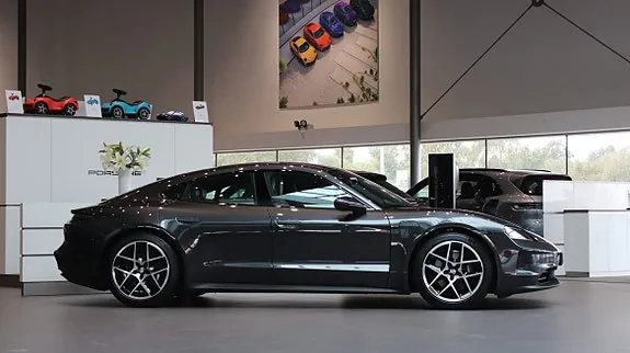 Porsche Taycan 2025 photo 3