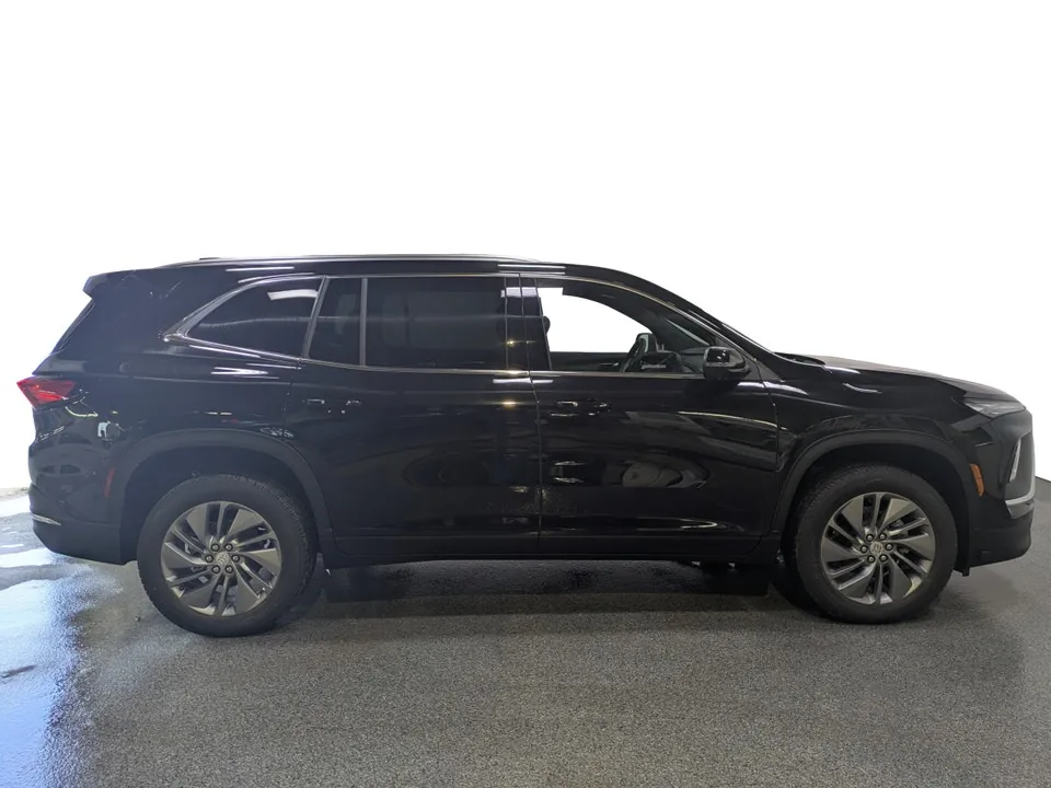 Buick Enclave 2027 photo 2