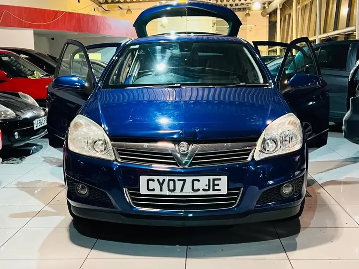 Vauxhall Astra 2007 photo 4