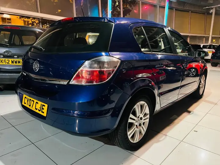 Vauxhall Astra 2007 photo 5