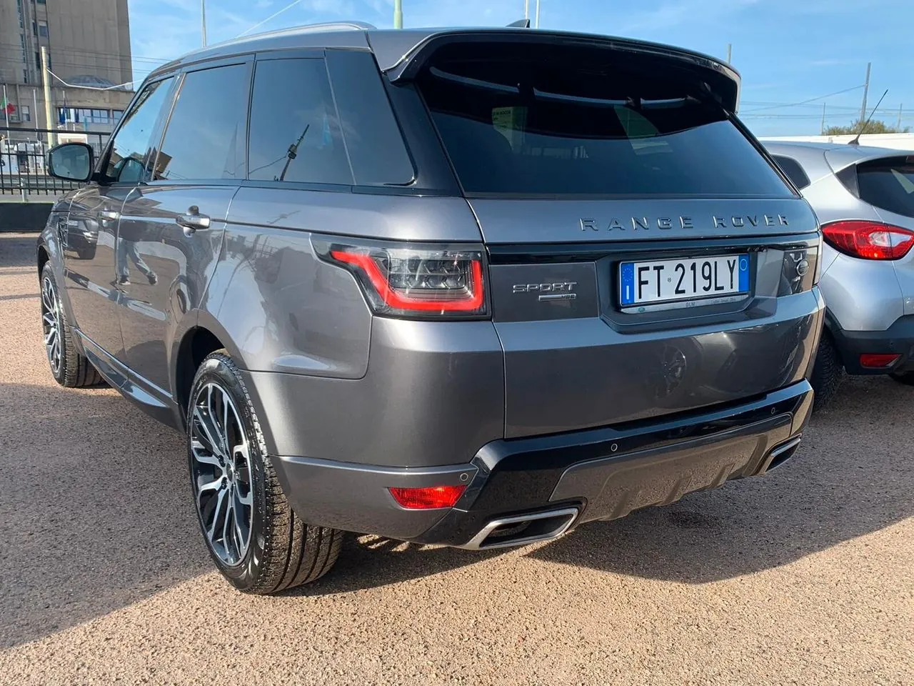 Land Rover Range Rover Sport 2019 photo 2