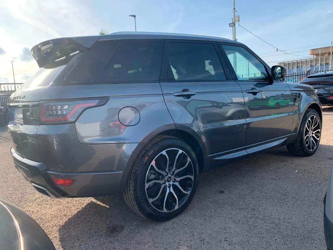 Land Rover Range Rover Sport 2019 photo 3