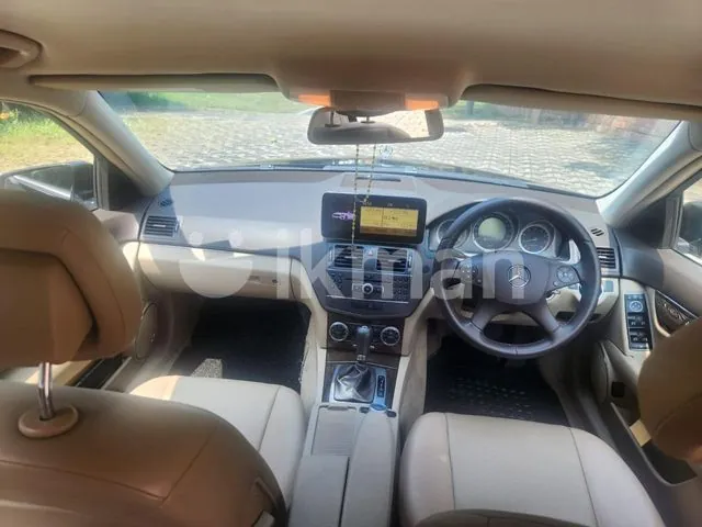 Mercedes-Benz C180