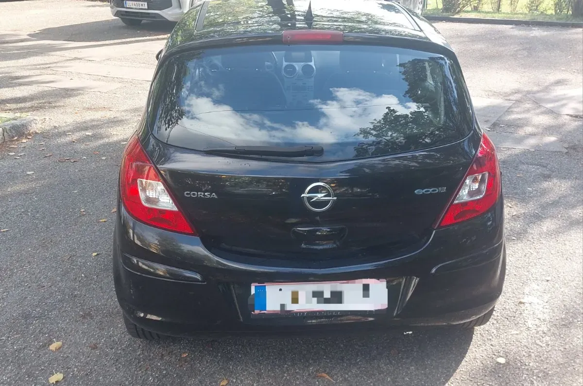Opel Corsa 2011 photo 3