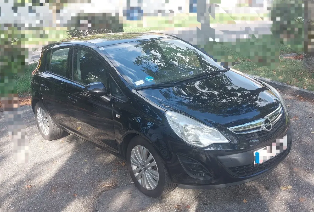Opel Corsa 2011 photo 2